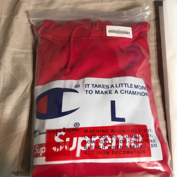 Supreme Champion Label Hooded Sweatshirt Red - Picture 2 of 3